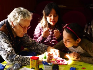 Fotografía en la que se pueden ver a distintos participantes en nuestros programas especiales